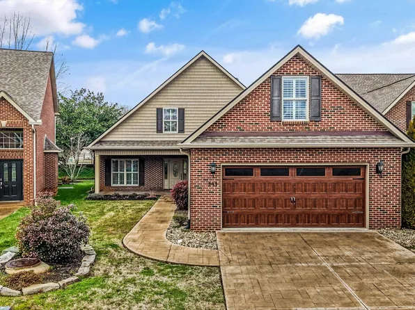 293 Savannah Park Dr, Maryville, TN 37803