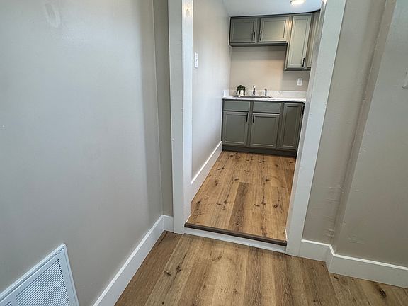 5th image of 222 N Mapleton St #1/2