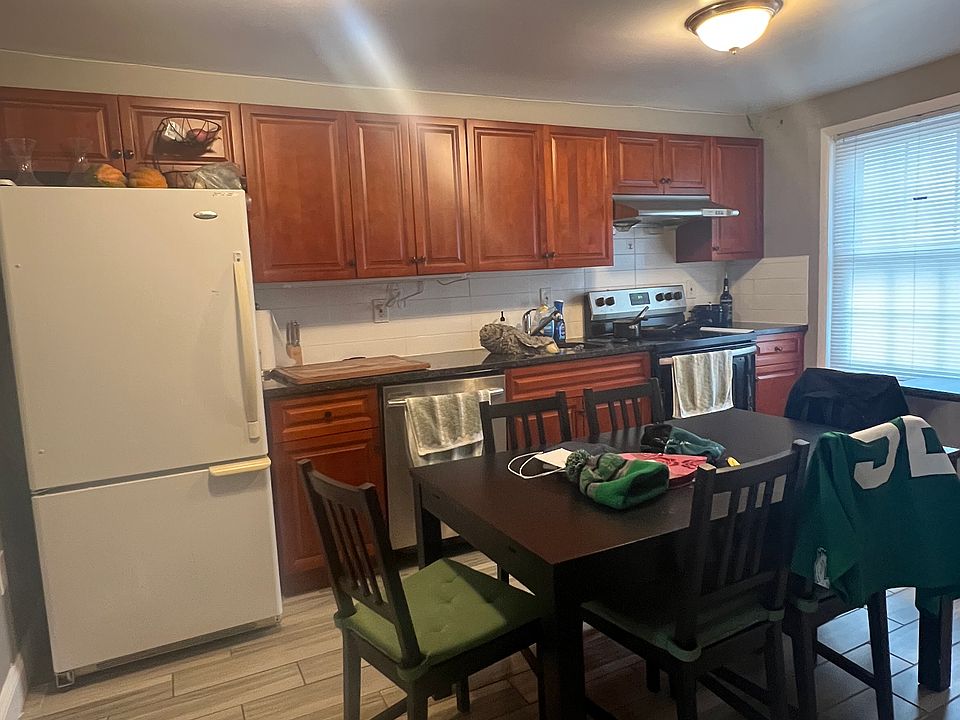 1st image of 2319 Fairmount Ave #3