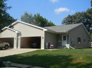 1619 Linda Dr, Cedar Falls, IA 50613