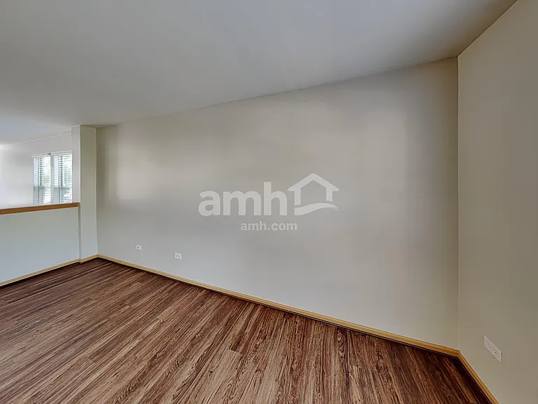 3226 Kenilworth Ln — Photo 6