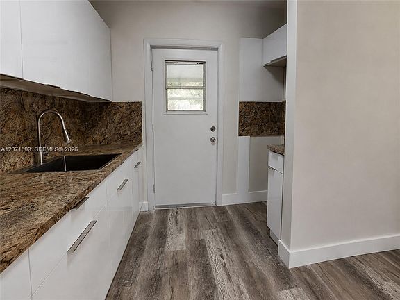 4th image of 740 NW 130th St