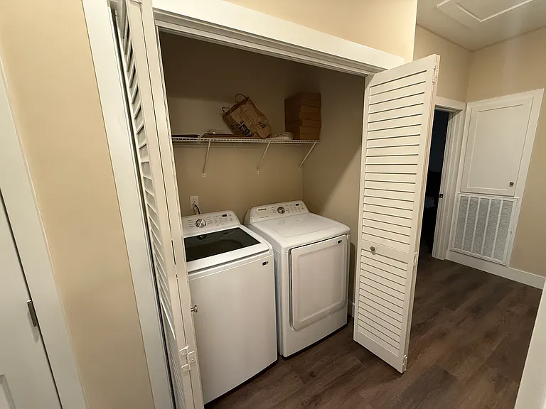 6566 Esquire Dr — Photo 30