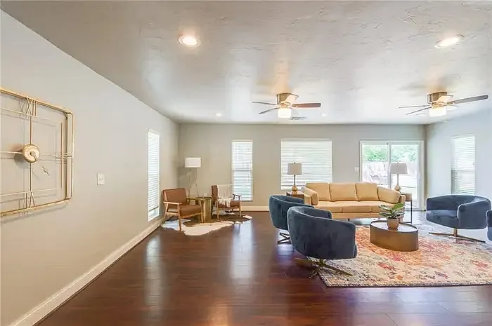 1501 Carlton Way — Photo 13
