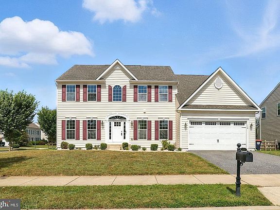 2nd image of 118 W Crail Ct