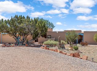 4 Herrada Pl, Santa Fe, NM 87508