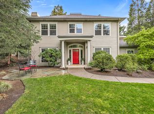 1464 Oregon St, Ashland, OR 97520