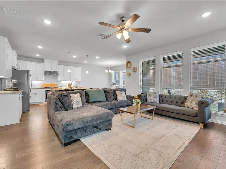 3905 Saint Ives Ln — Photo 9