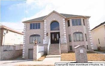 1st image of 217 Aspinwall St