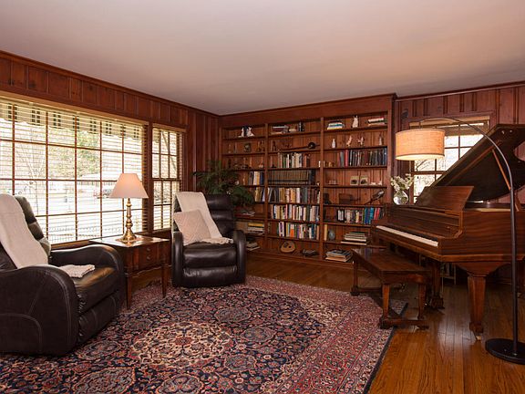 5th image of 7 Queensbury Pl