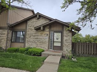 2416 Cardigan Ct, Warren, MI 48091