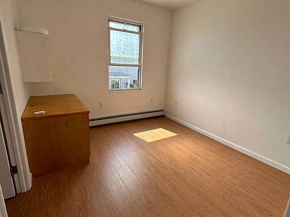 4th image of 252 Moreland St #2A