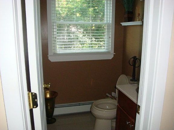 2nd image of 252 Greeley Ave