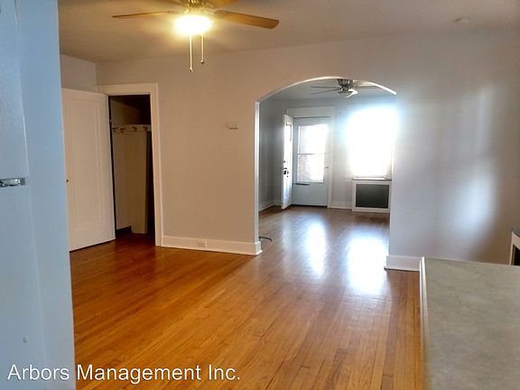 4th image of 253 Lincoln Ave #1