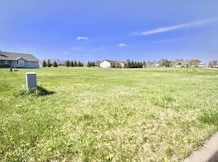 522 Heritage Dr, Stillman Valley, IL 61084