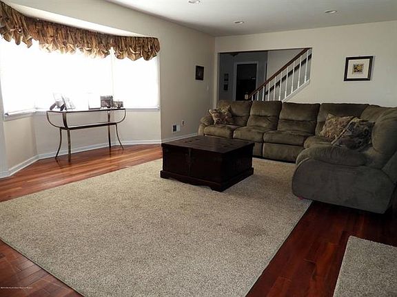 2nd image of 24 Buckingham Dr