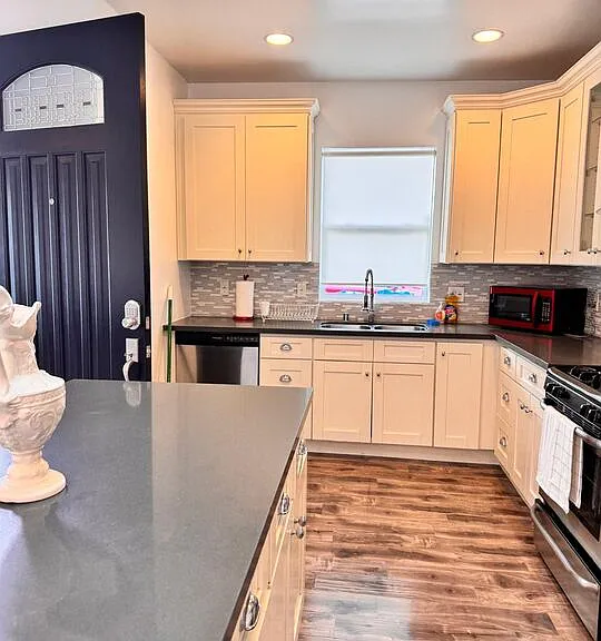 7311 Gaviota St — Photo 25