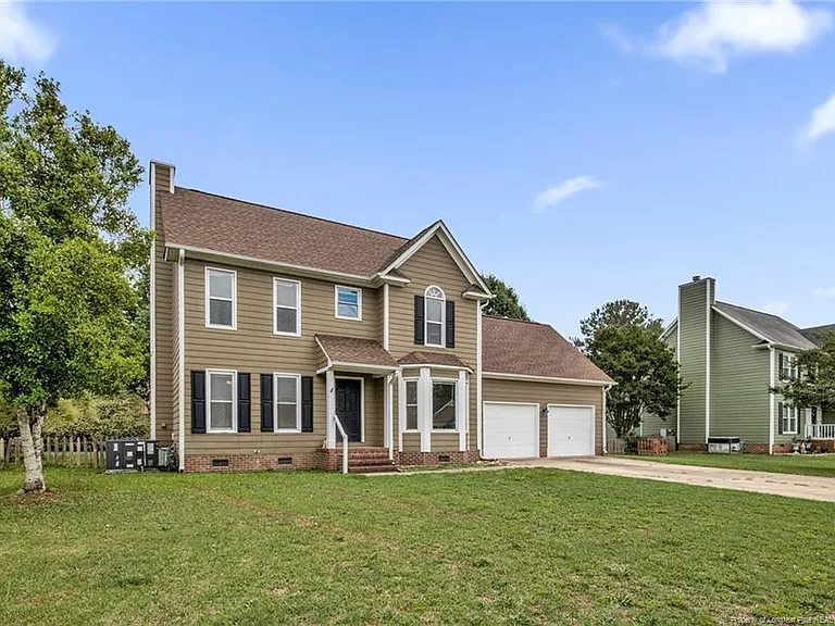 1183 Helmsley Dr — Photo 3