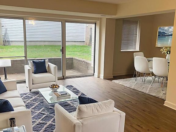 3rd image of 1920 Naylor Rd SE APT T1