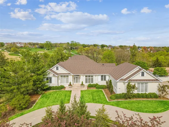 1706 Burr Oaks Dr, West Des Moines, IA 50266