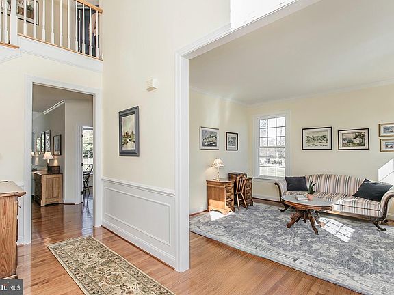 5th image of 1405 Royal Oak Dr