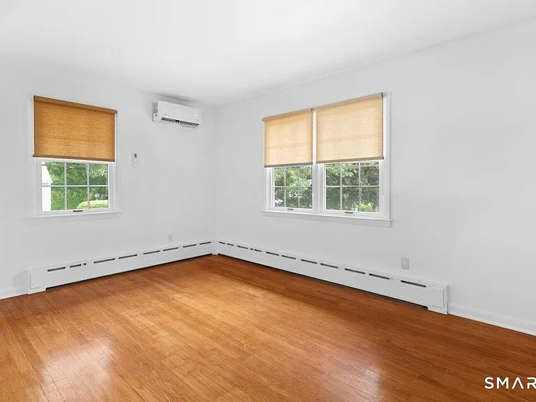 34 Davenport Dr — Photo 8