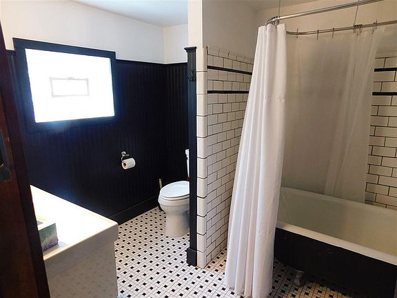 4th image of N5913 Lake Dr