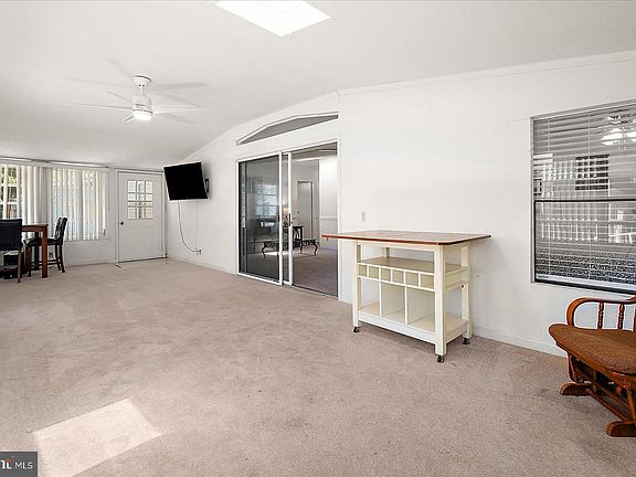 4th image of 4 Anchor Way Dr