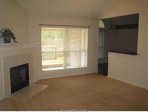 5th image of 3207 Broadmoor Dr