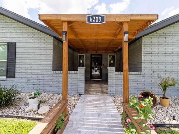 4th image of 6205 N 32nd St