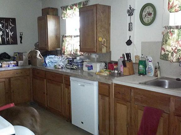 3rd image of 928 Stratford Ave