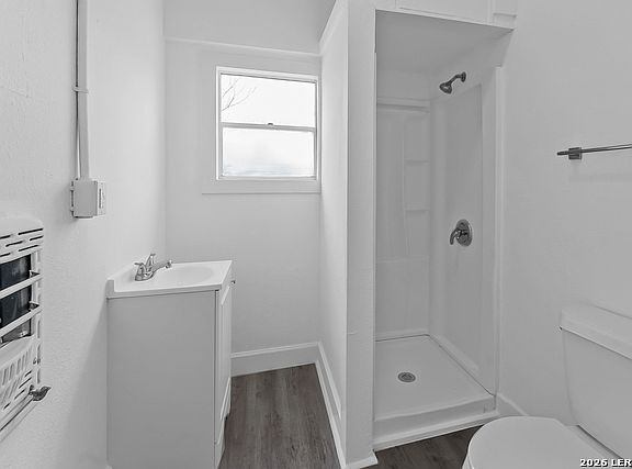 3rd image of 146 Fairview Ave #2-3