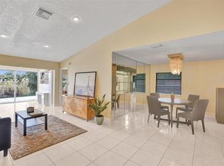 5824 N Park Rd, Fort Lauderdale, FL 33312