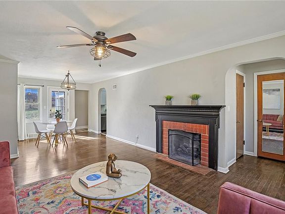 4th image of 103 W Navajo Ln