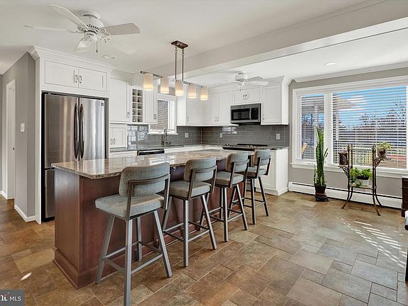 4th image of 510 Woodview Dr