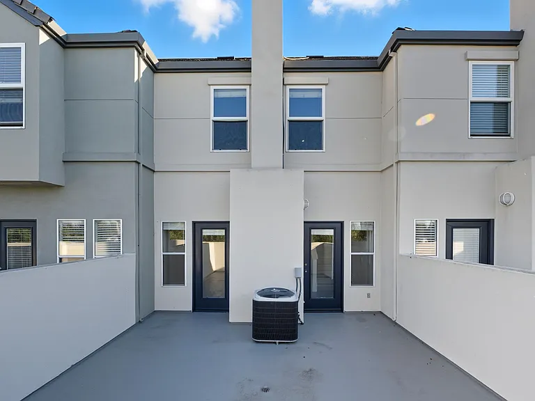 Stevens Creek Villas — Photo 41