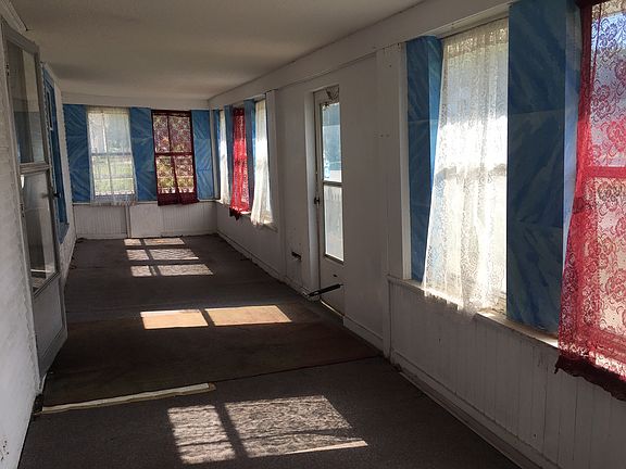 8x32 Enclosed Porch View 2