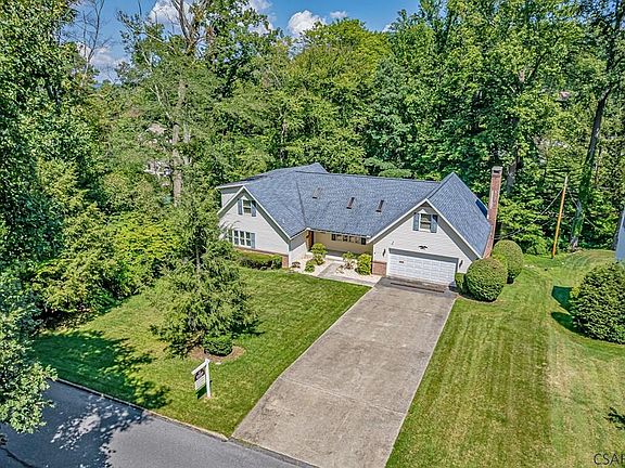 2nd image of 845 Parkview Dr