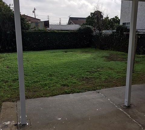 4th image of 2540 Kelburn Ave