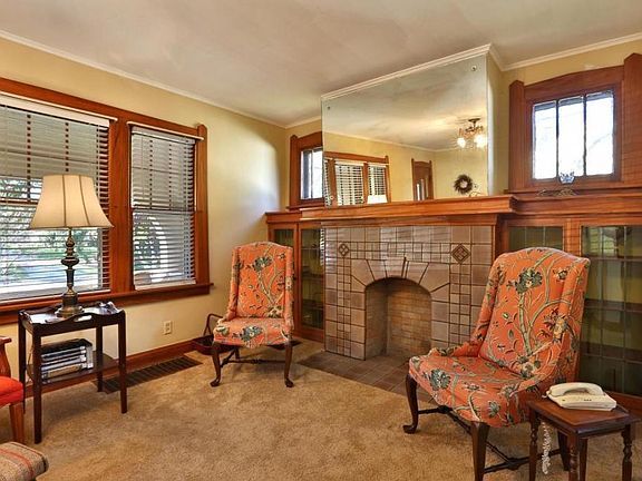 4th image of 238 E Royal Forest Blvd