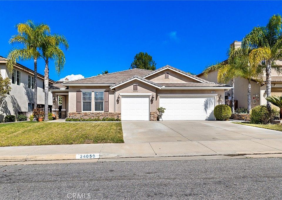 1st image of 24050 Esmeralda Ct