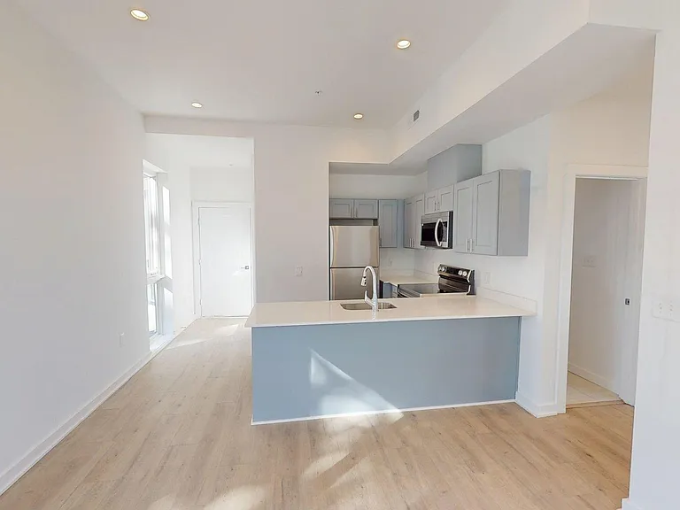 2425 20th St NE #18 — Photo 6