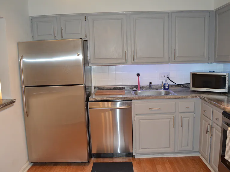 4355 Maryland Ave #211 — Photo 8