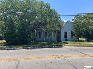 303 S Virginia St, Port Lavaca, TX 77979
