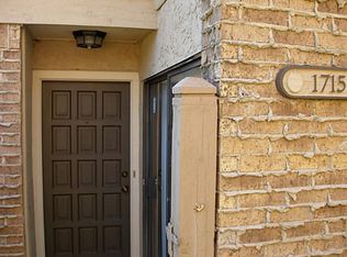 1715 Westview Ter #C2, Arlington, TX 76013