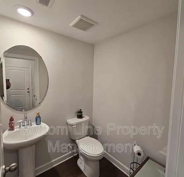 1221 Colgher St — Photo 24
