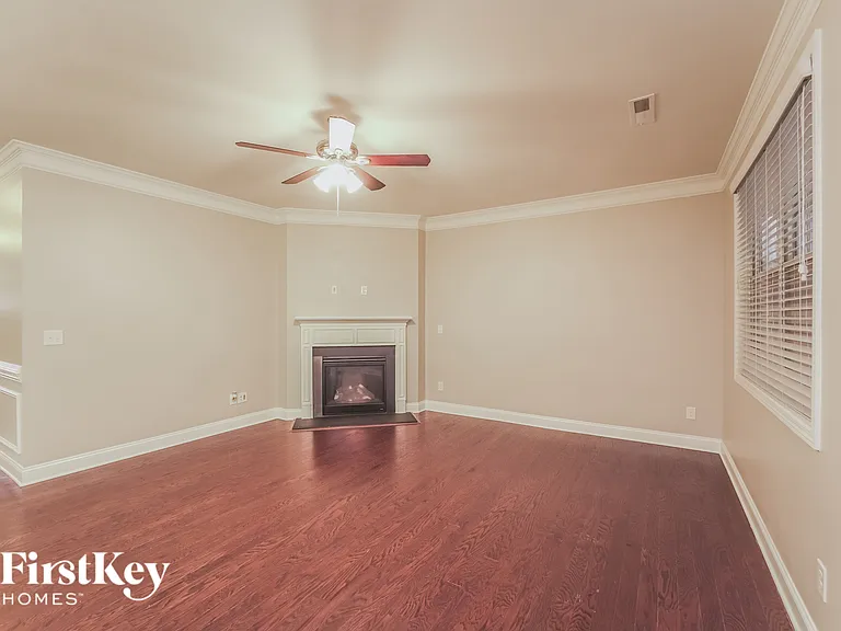 124 Ridgemont Ln — Photo 4