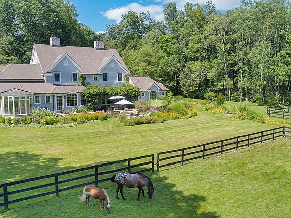 20 Locust Rd Greenwich CT-print-013-002-010-4200x2363-300dpi.jpg