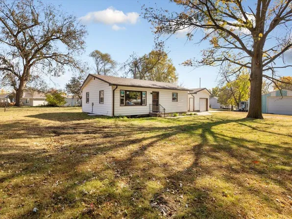 521 Highway St, Underwood, IA 51576