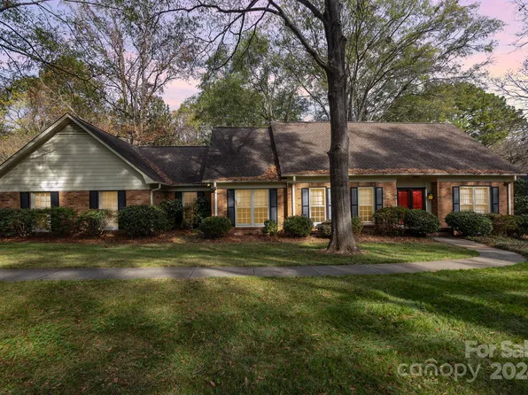 4711 McAlpine Farm Rd, Charlotte, NC 28226